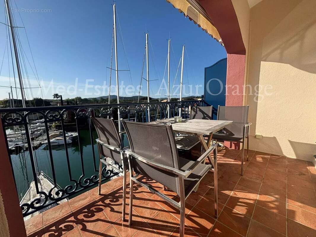 Appartement à GRIMAUD