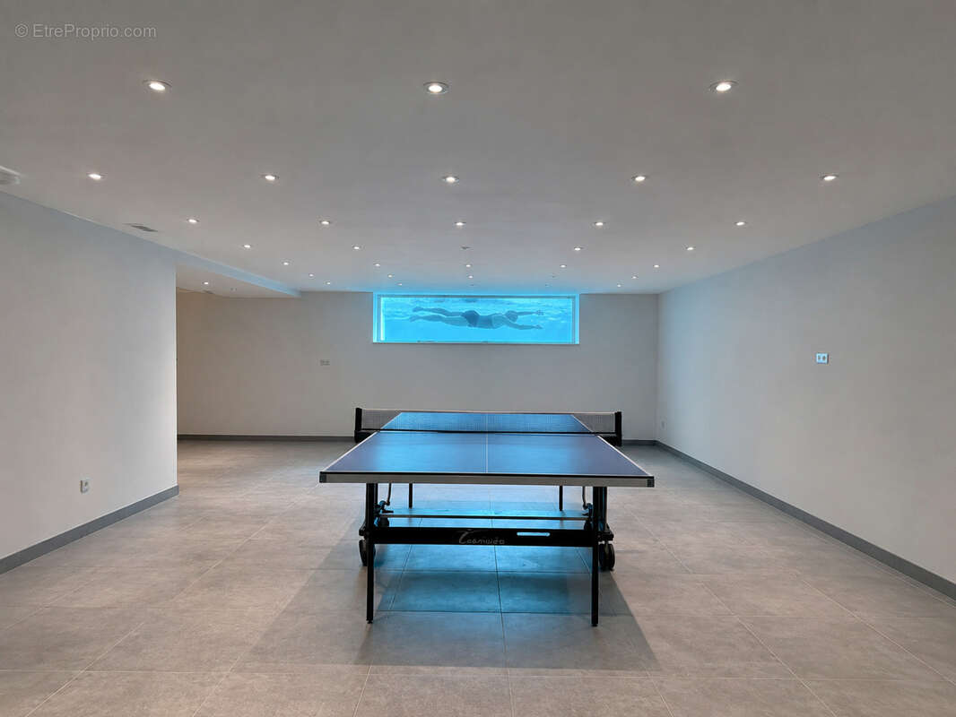 Aux portes d'Aubagne, VILLA CONTEMPORAINE; 300m2 env avec PISCINE sur terrain de 700m2, au CALME absolu, avec - photo 8