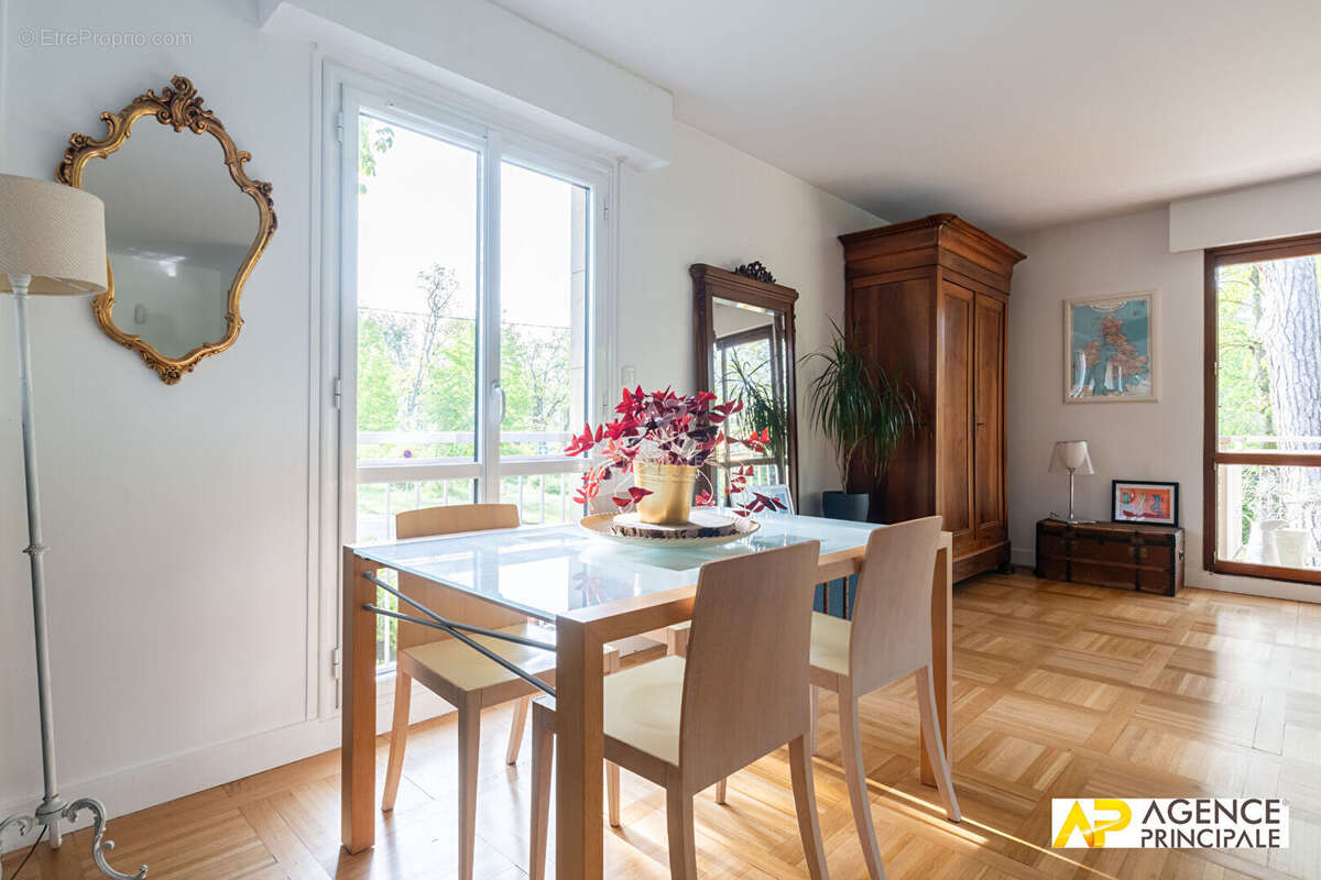 Appartement à MAISONS-LAFFITTE