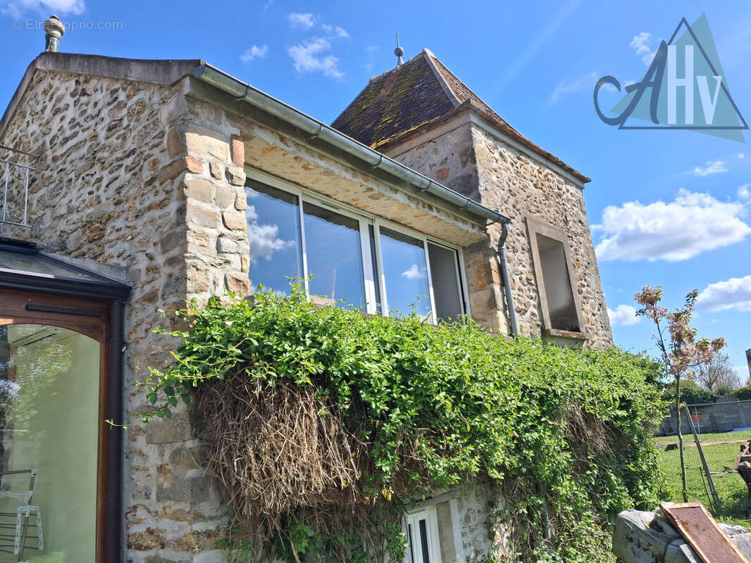 Maison à GRANDPUITS-BAILLY-CARROIS