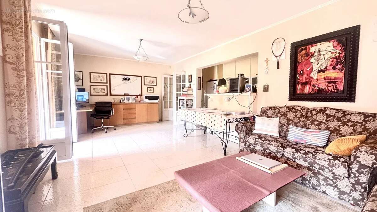 Appartement à ROQUEBRUNE-CAP-MARTIN