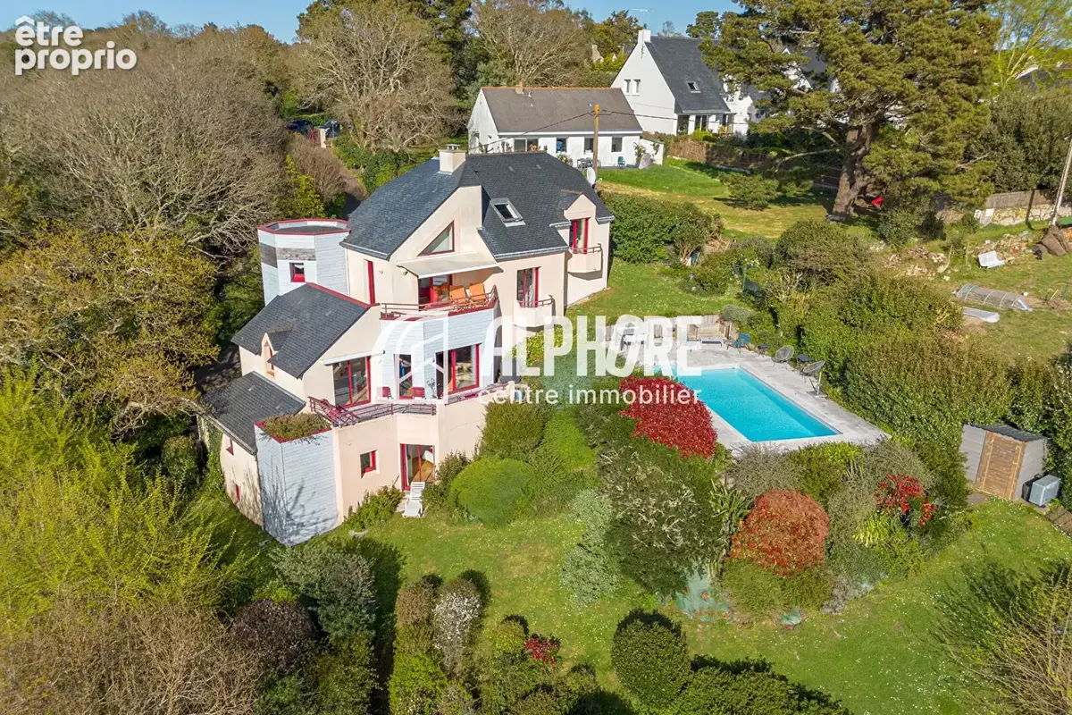 Guérande , propriété de 240m²  , 7 pièces , garage , piscine sur 1500m²  de terrain . - photo 4