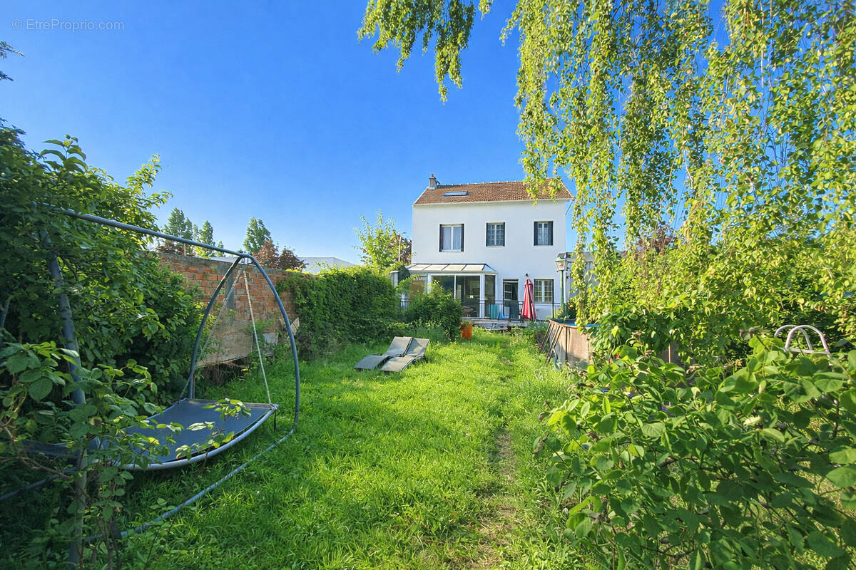 Maison 6 pièces 155 m² · à Eaubonne · 155 m² · 450 000 €
