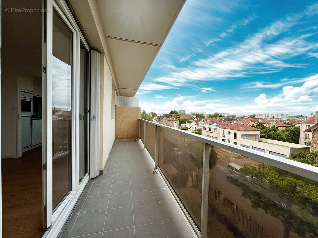 Appartement à LES PAVILLONS-SOUS-BOIS