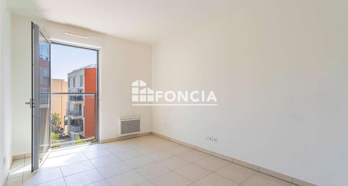 Toulon la loubiere superbe t3 63m2 terrasse et parking sous sol residence recente - photo 3