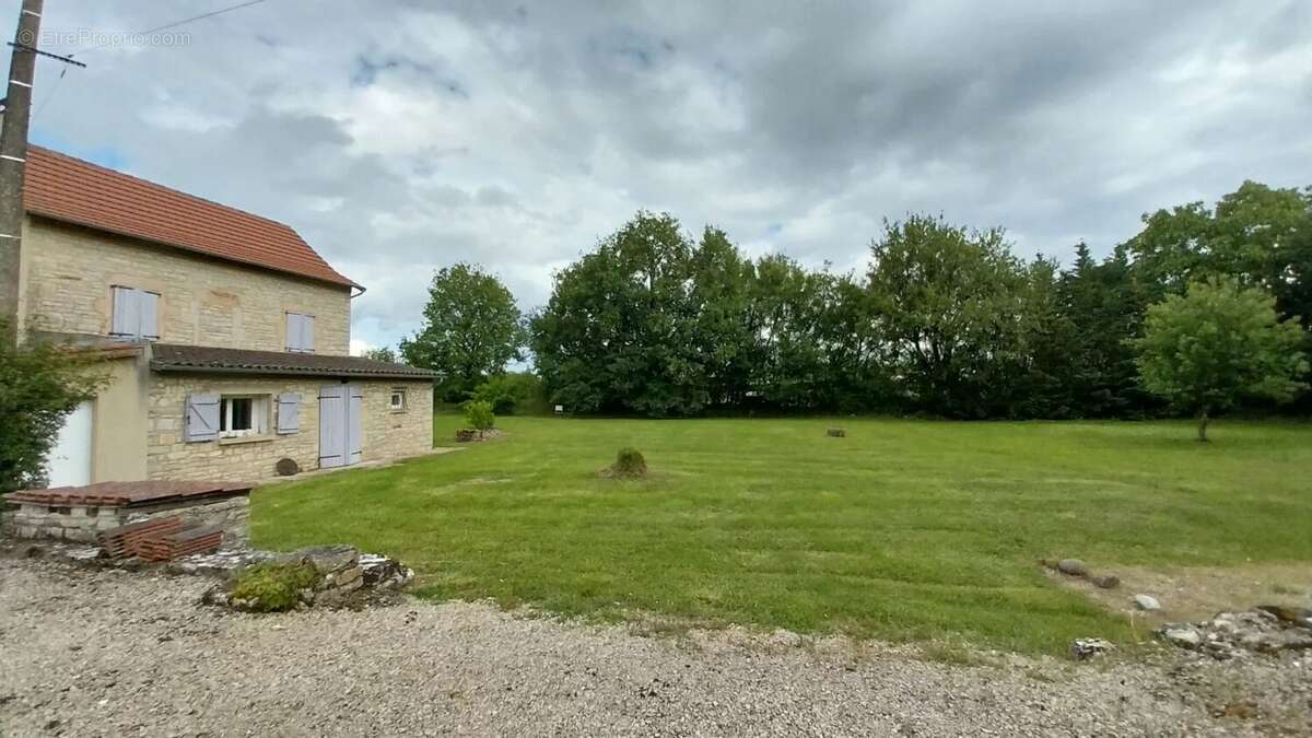 Maison à CAYLUS
