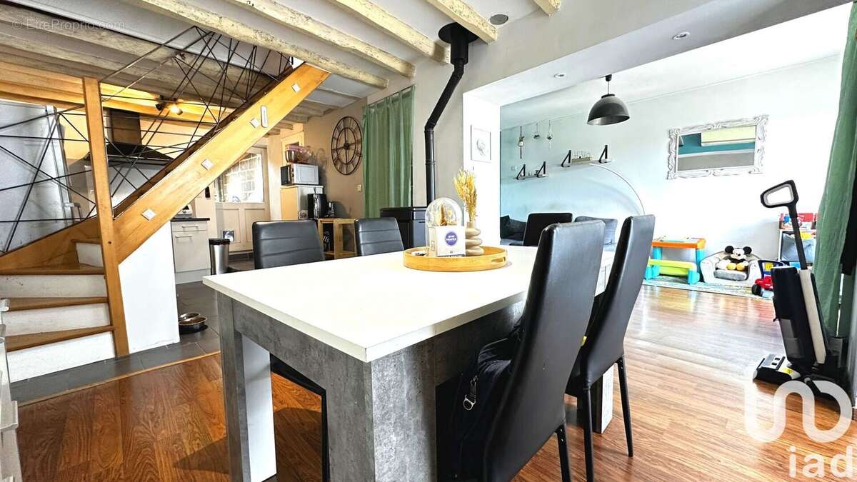 Photo 2 - Maison à SAINT-ROMAIN-LE-PUY