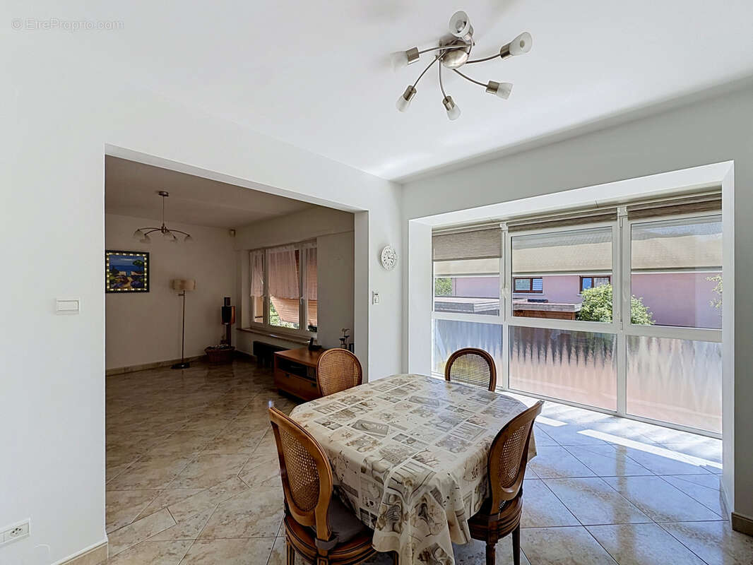 Maison familiale sur plus de 10 ares de terrain avec fort potentiel d'évolution à Eschau ! - photo 6