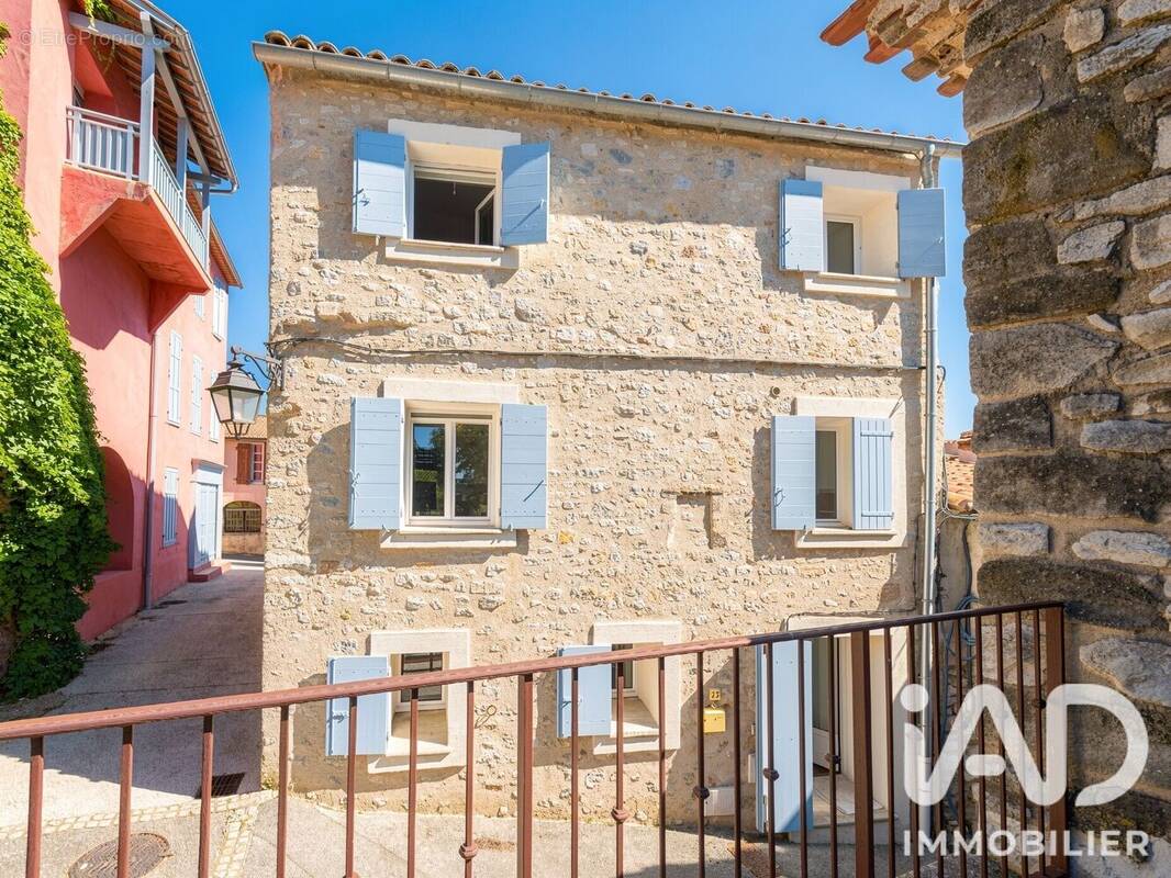 Photo 1 - Maison à VITROLLES-EN-LUBERON