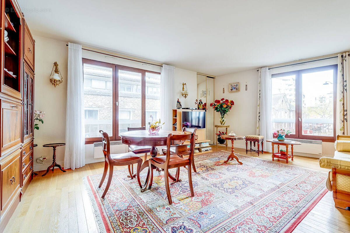 Appartement à PARIS-20E
