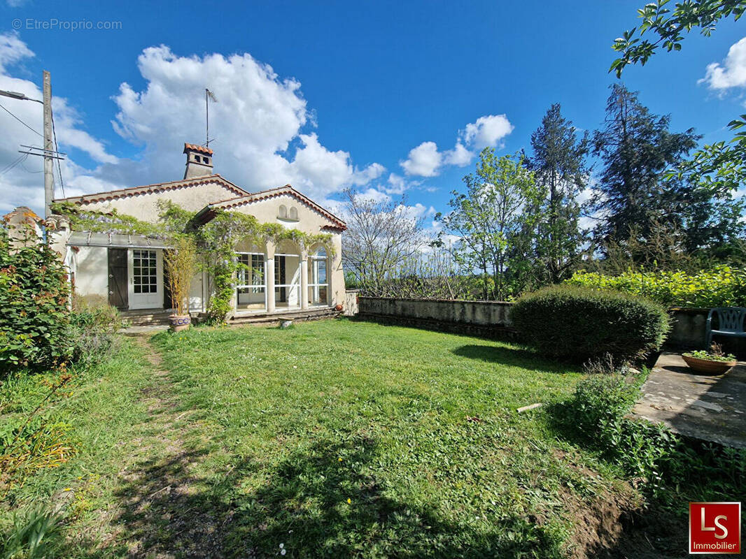 Maison à RENAISON