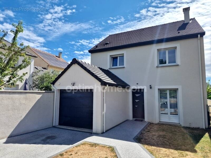 Maison à SAINT-GERMAIN-LES-ARPAJON
