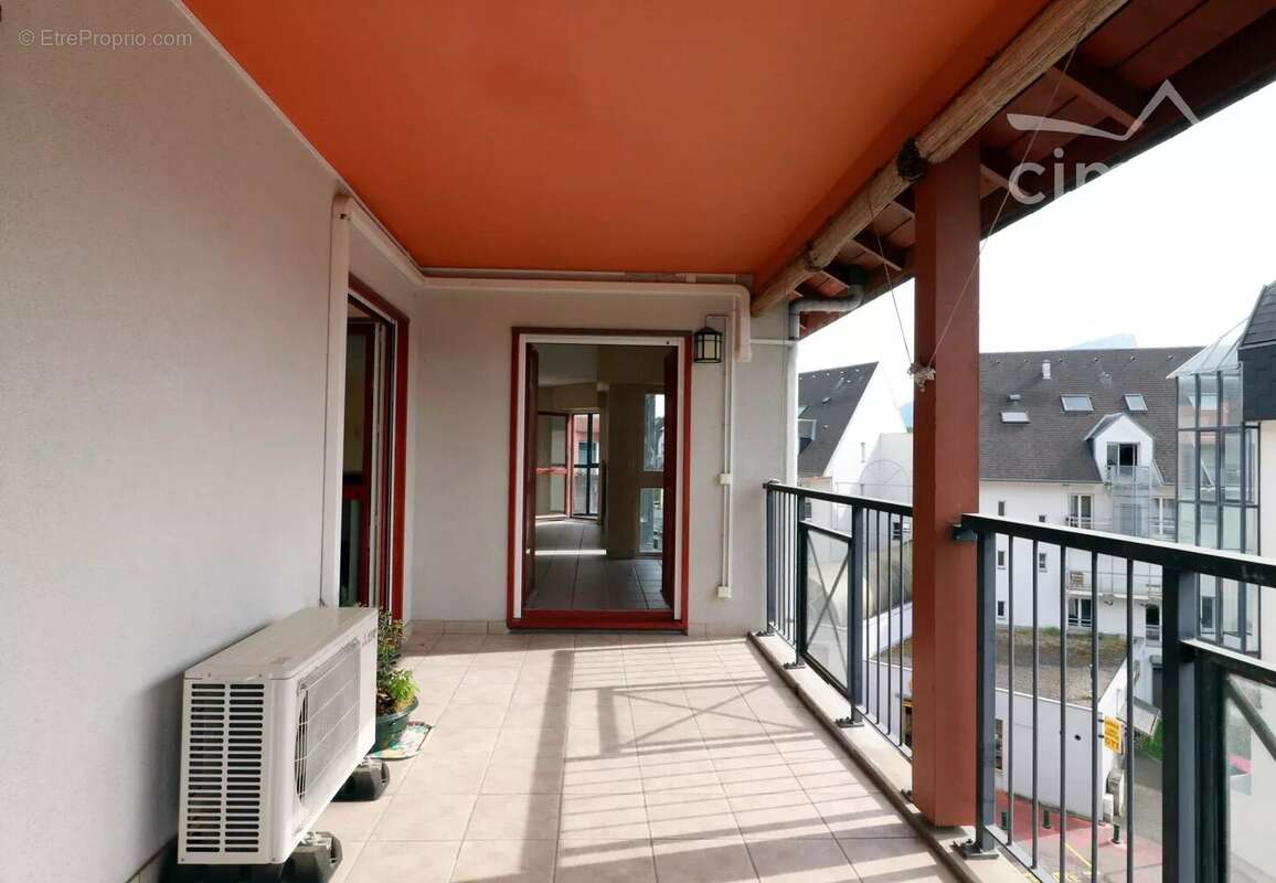 Appartement à CHALLES-LES-EAUX