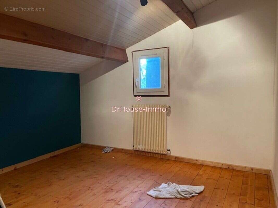 Maison à MAGNAC-SUR-TOUVRE