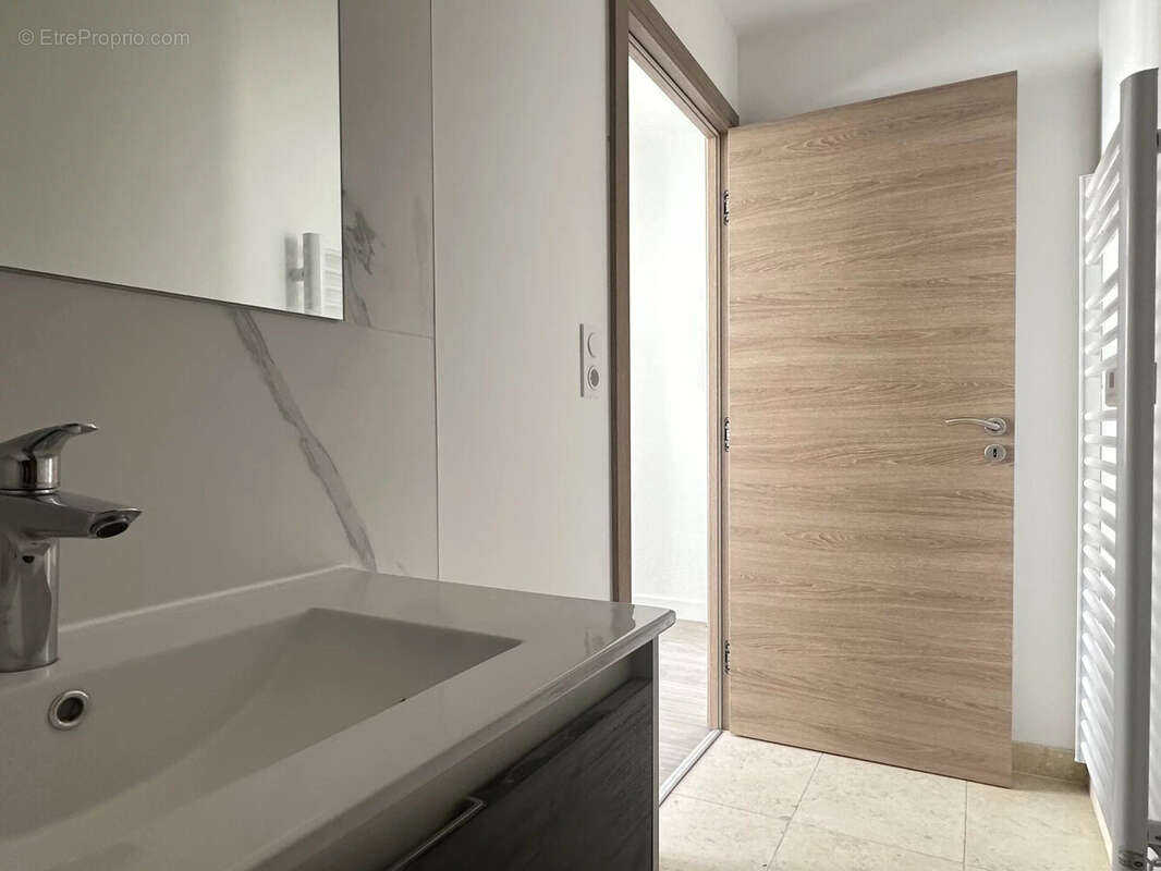 Appartement à SAINT-JEAN-D'ANGELY
