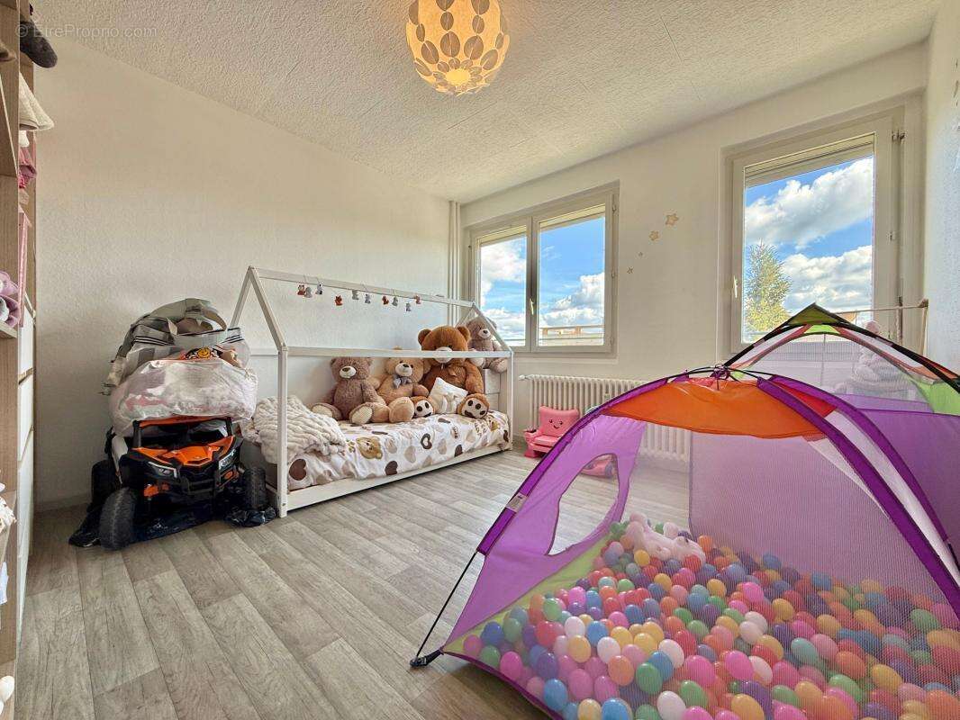 Appartement à CHENOVE
