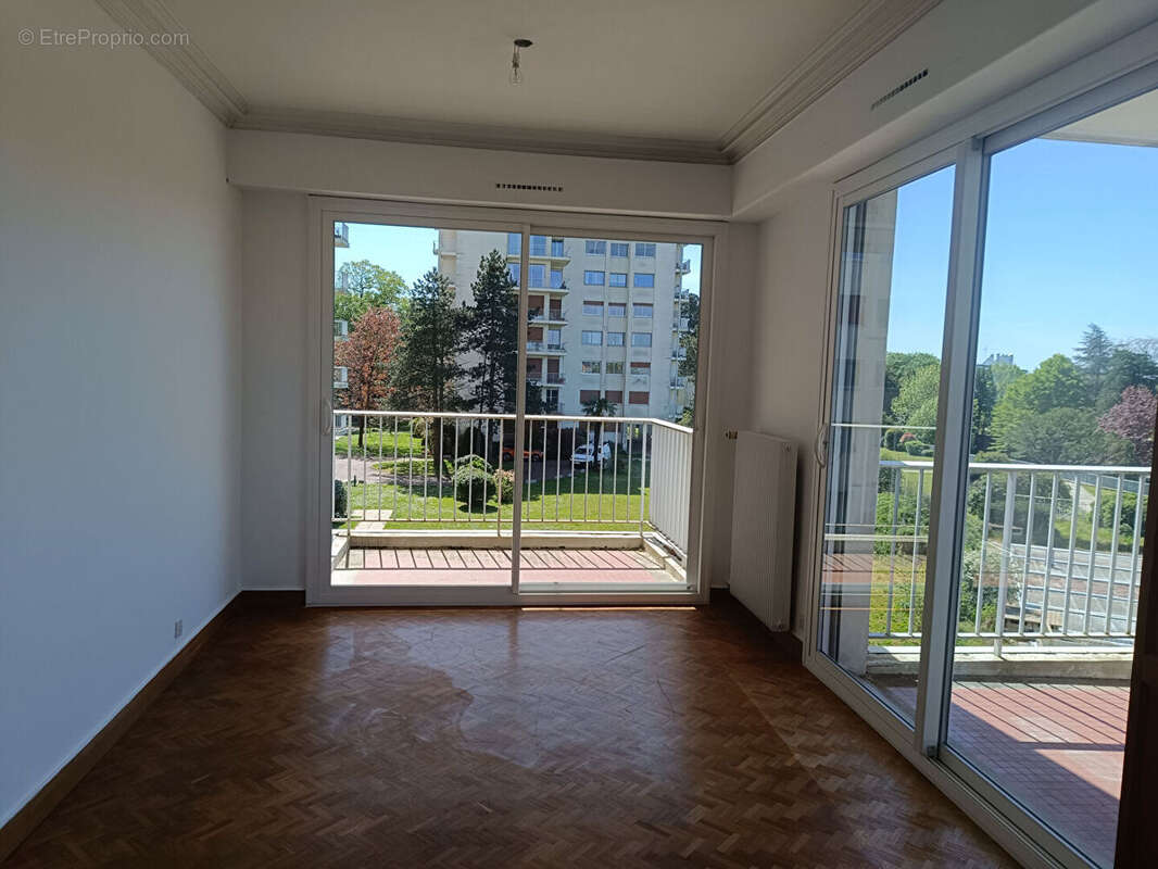 Appartement à SAINT-SEBASTIEN-SUR-LOIRE