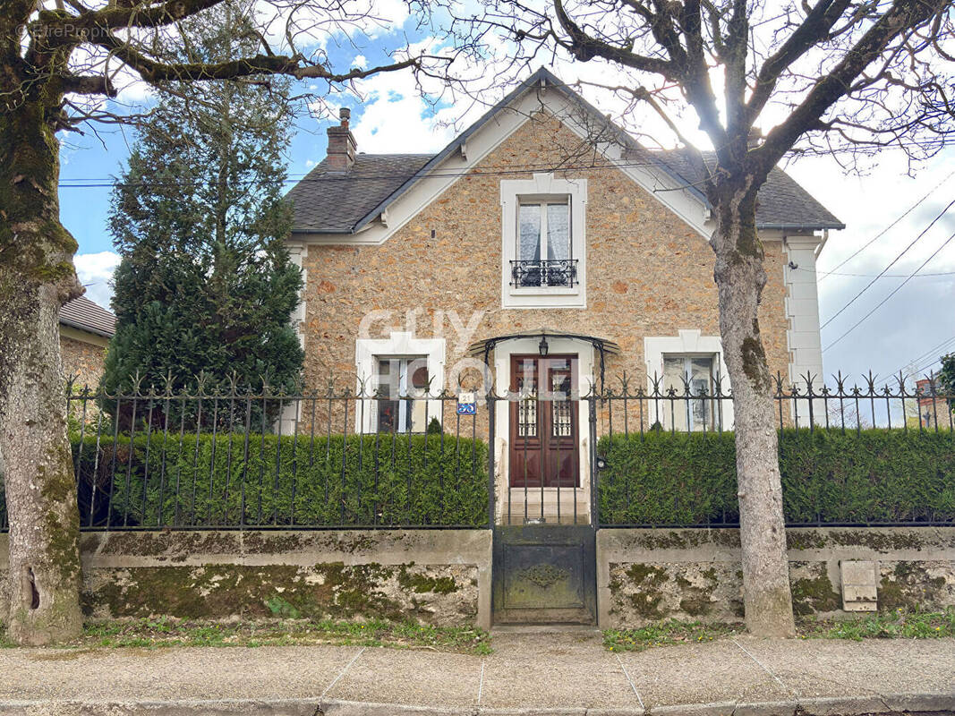 Maison à SOISY-SUR-SEINE