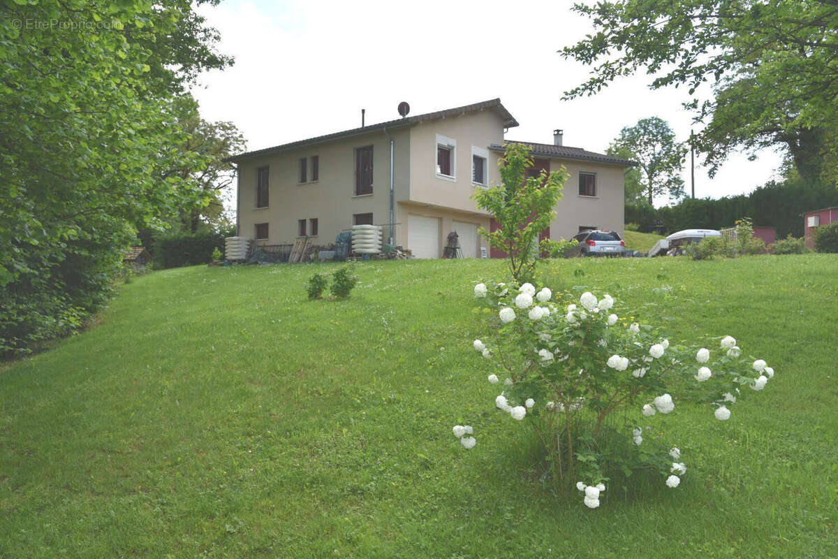 Maison à CHAVANNES-SUR-SURAN