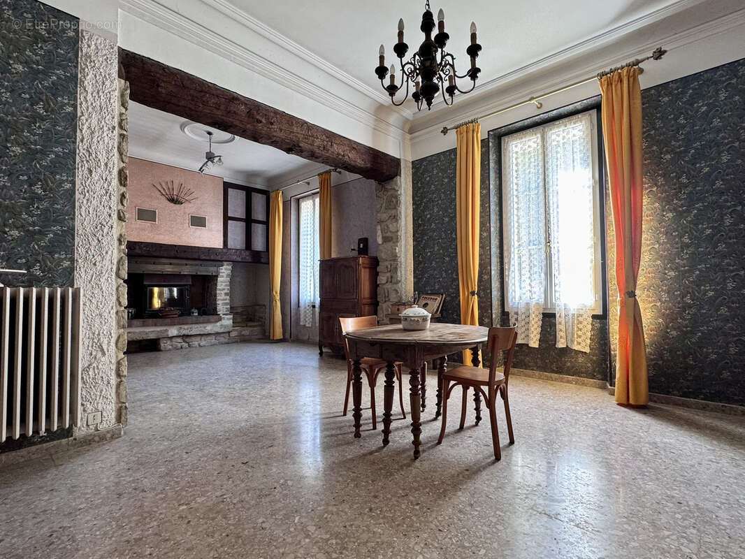 Maison à L&#039;ISLE-SUR-LA-SORGUE