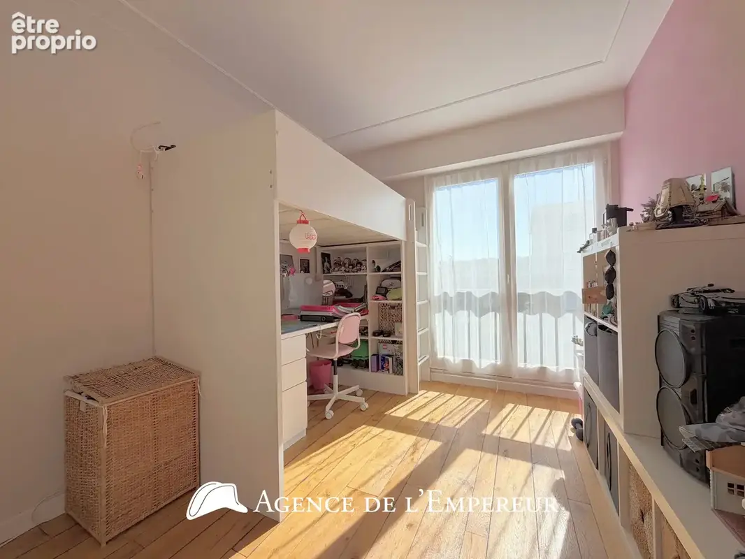 5 pièces, 101,3 m2, balcon, cave et parking. DPE C - photo 17