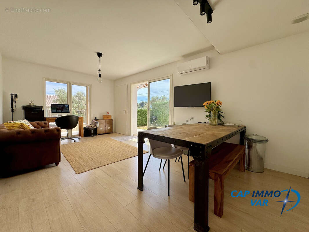 Maison à LE CASTELLET