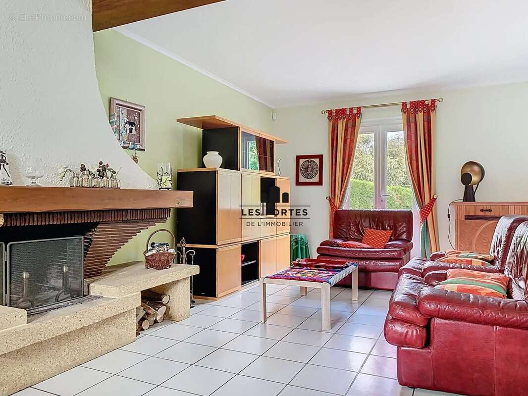 Maison à PRUNAY-SUR-ESSONNE