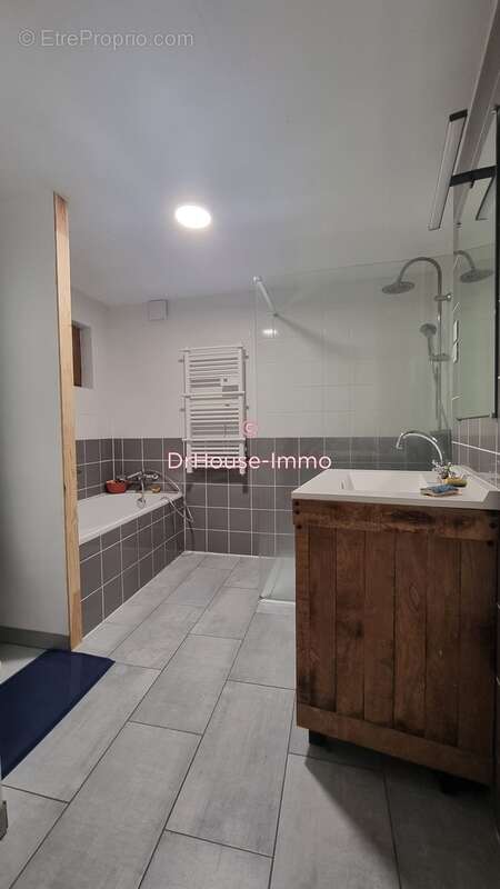 Maison à VICQ-EXEMPLET