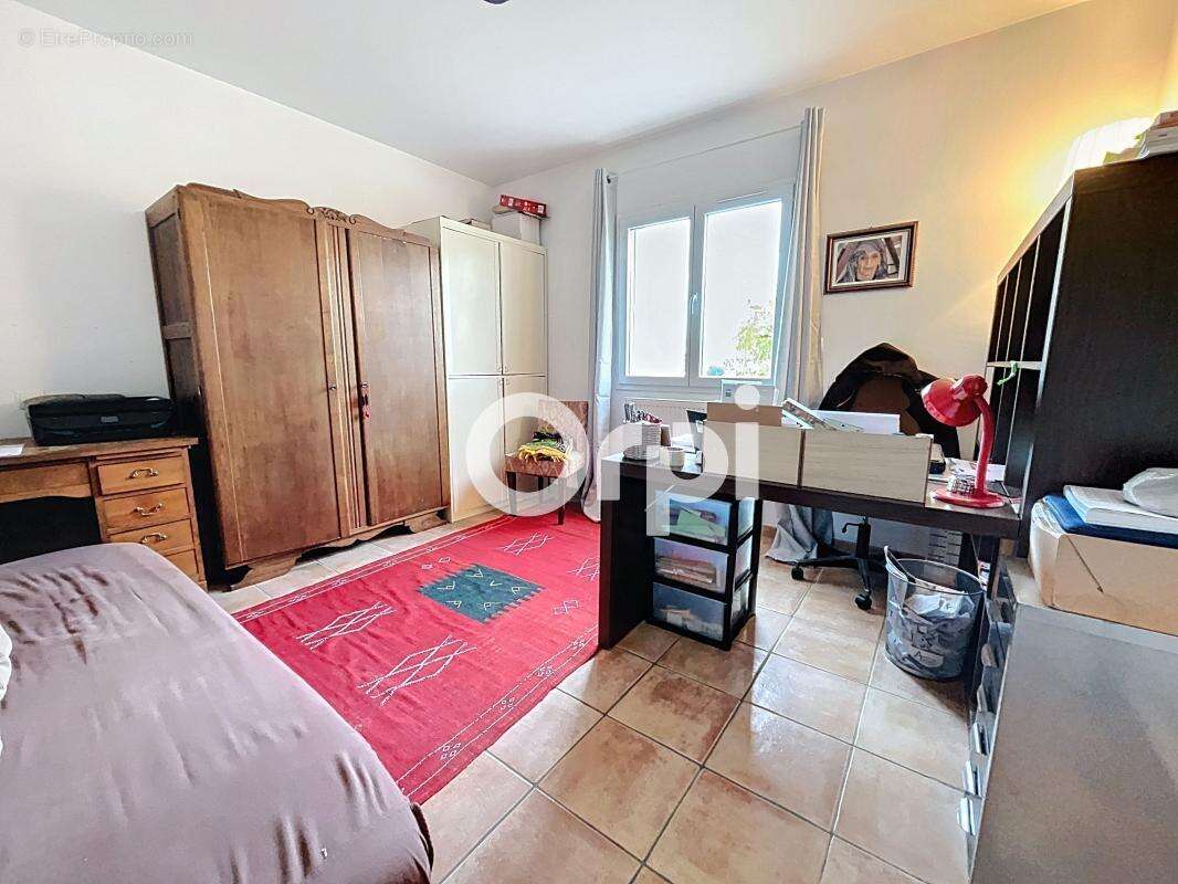 Maison à SAINT-PANTALEON-DE-LARCHE