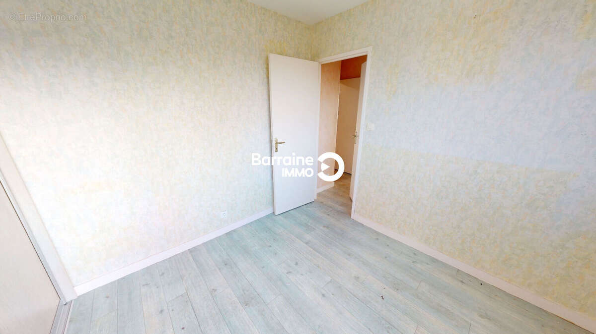 BREST FORESTOU - VENTE d'un appartement T4 de 85.10 m² - Ascenseur - Terrasse 14.4 m² - Vue mer - Garage - Parking - photo 15