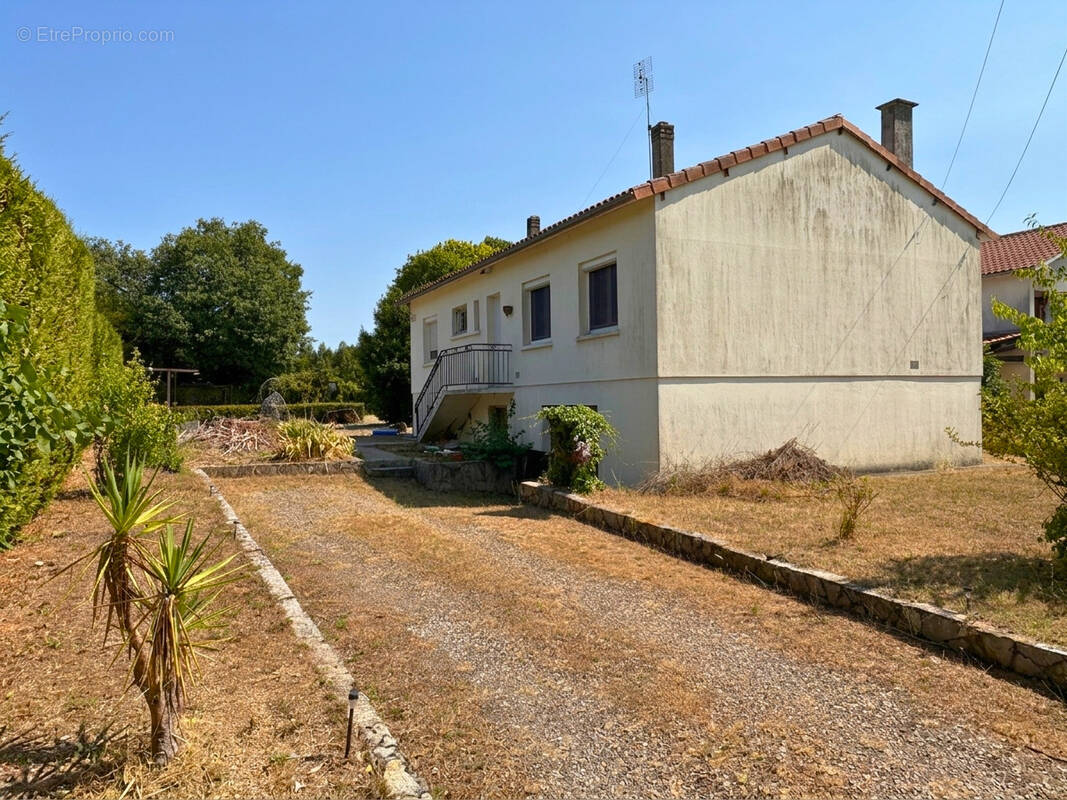 Maison à LOUZAC-SAINT-ANDRE