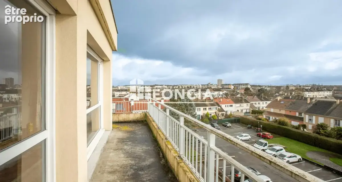 Grand appartement t2 au dernier étage avec cave et parking - photo 8
