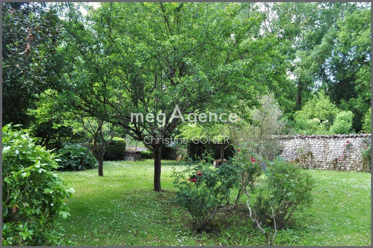 Maison à SAINT-JEAN-D&#039;ANGELY