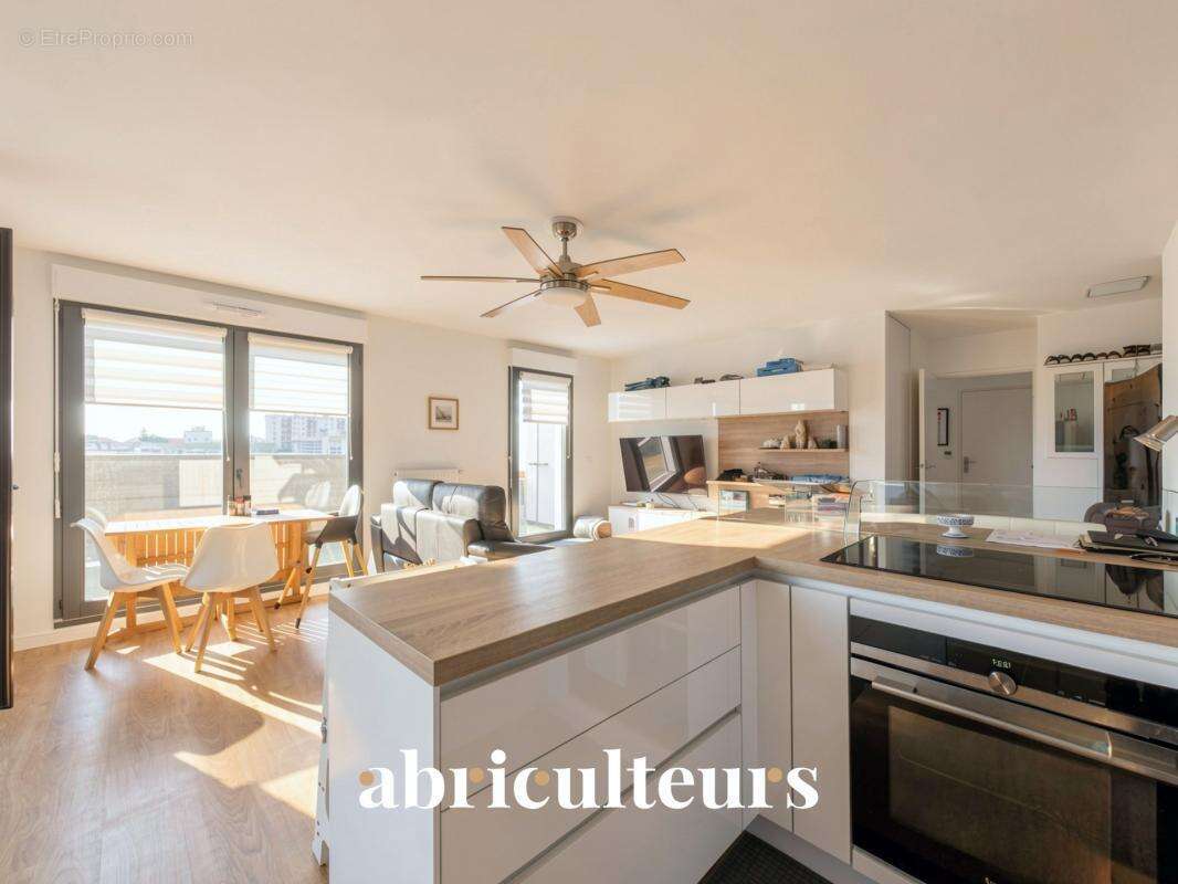 Appartement à COLOMBES