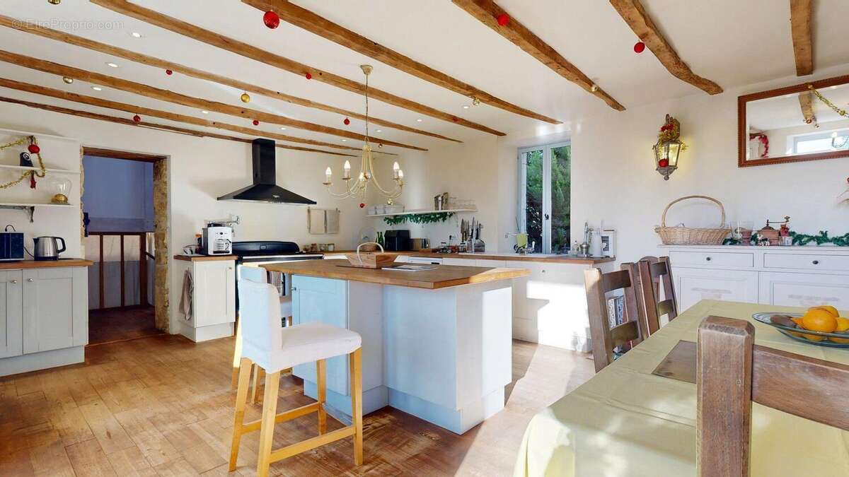 Maisontresbellevue3chambresunbureaupiscineetdepend - Maison à BESSE