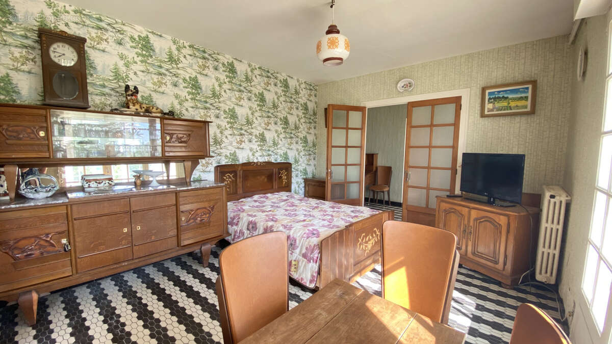 Maison à CHENAC-SAINT-SEURIN-D&#039;UZET