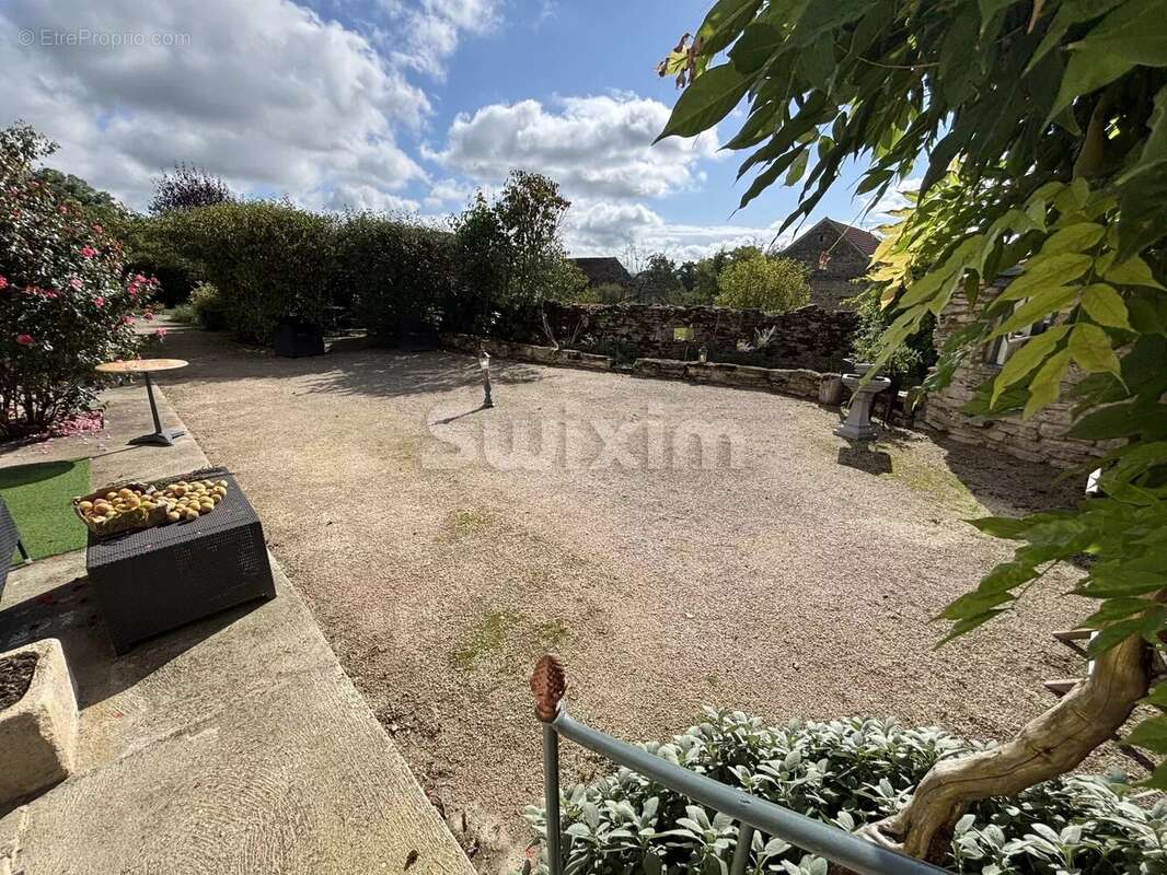 Maison à BARD-LES-EPOISSES