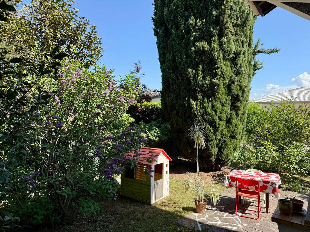 Maison à AMBILLY