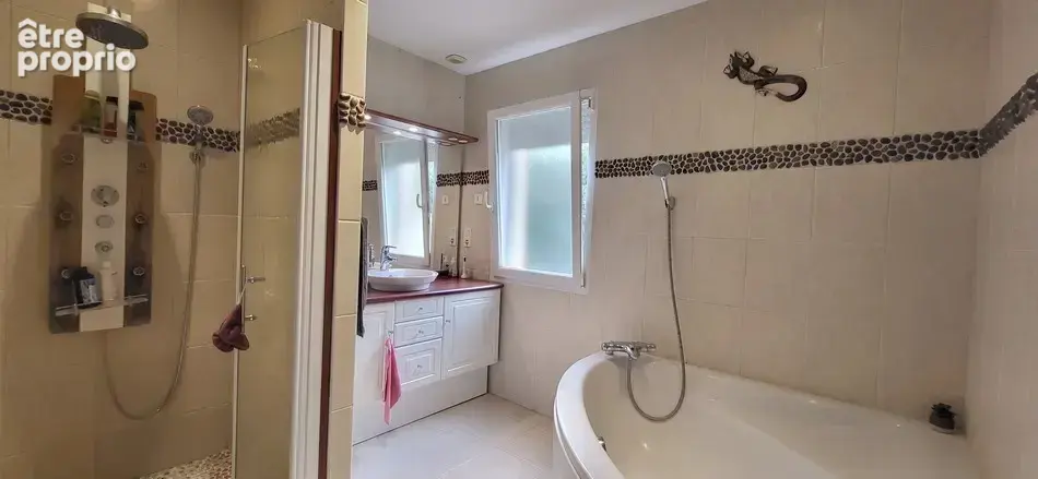 Maison contemporaine avec piscine sur 5 000 m2 de terrain - photo 15