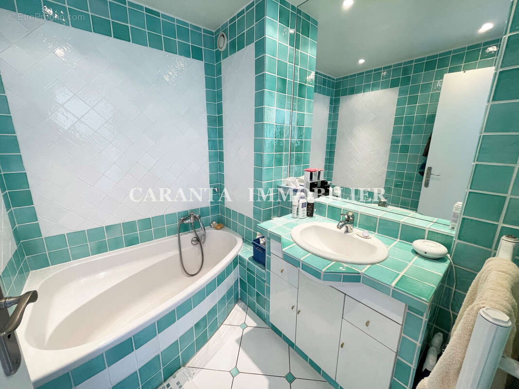 Vente appartement 3 pièces Sainte-Maxime Centre ville Vue Mer dernier étage - photo 10