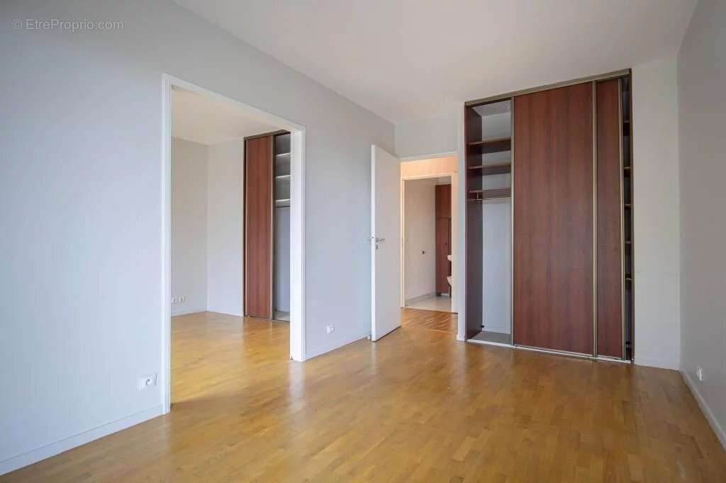 Appartement à LEVALLOIS-PERRET