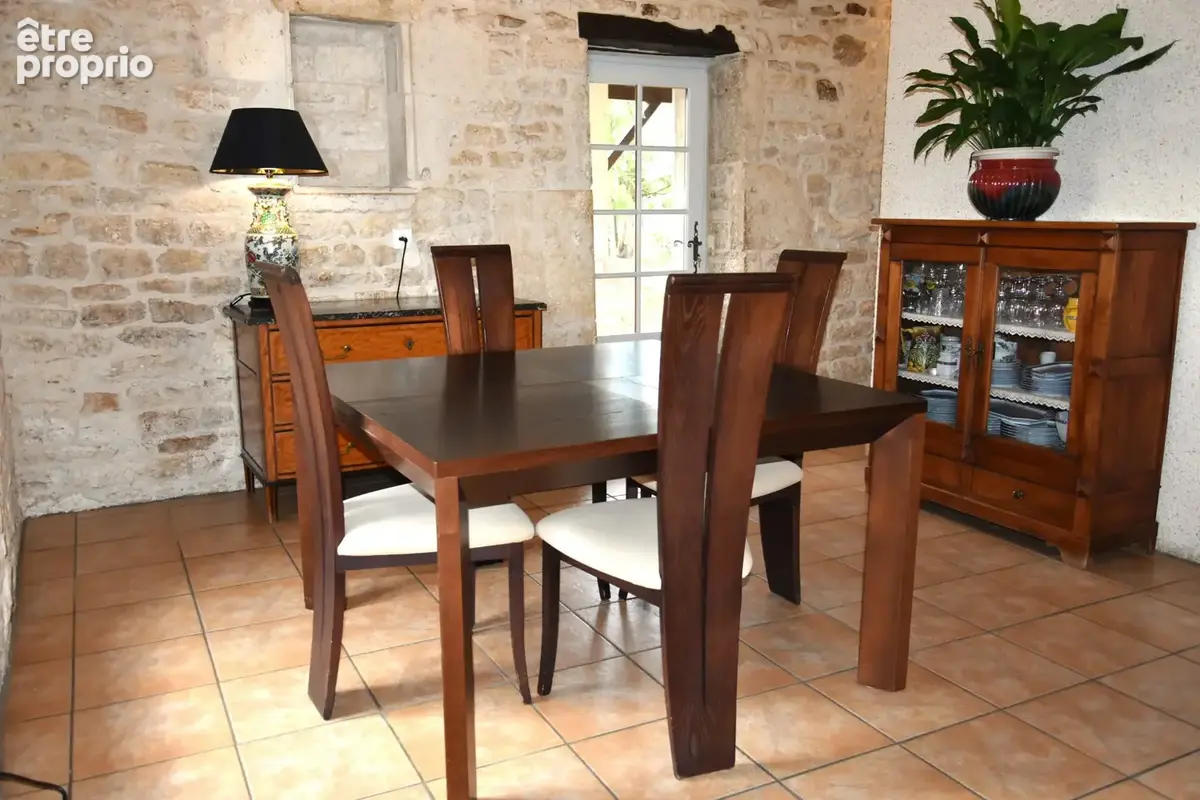 Propriété quercynoise en pierres avec logement indépendant et piscine sur 1ha. - photo 12