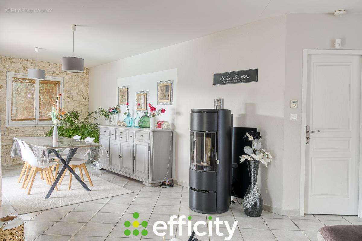 Maison à AUBERIVES-SUR-VAREZE