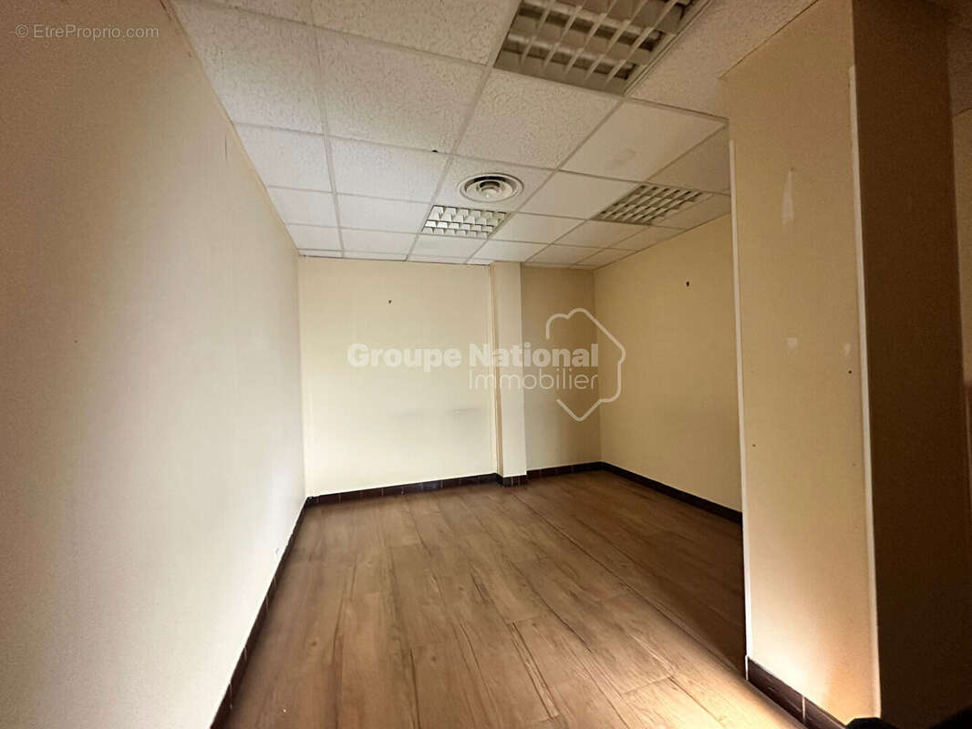 Commerce à VERSAILLES