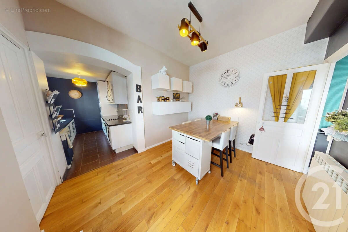 Maison à SAINT-QUENTIN