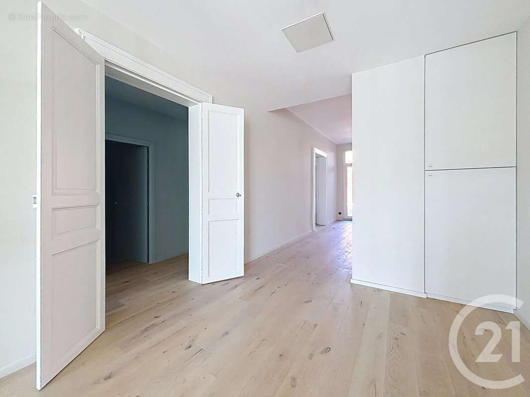 Appartement 140 m² à Sete  - photo 6