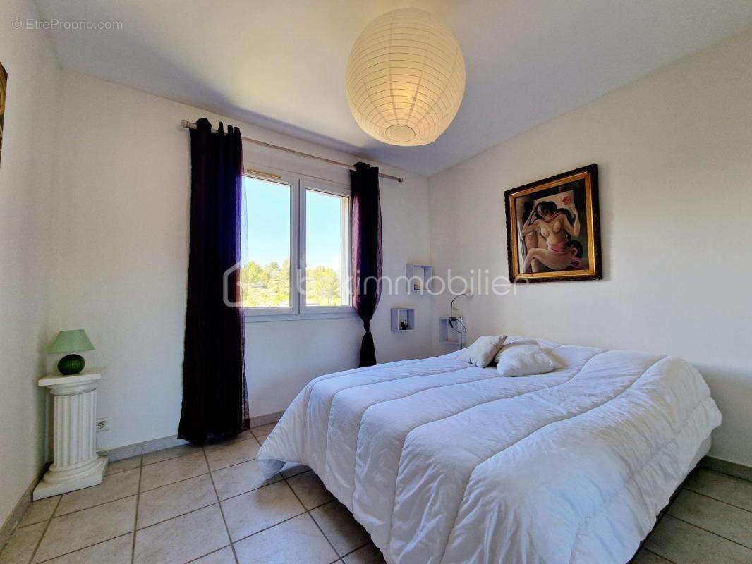 Quartier recherché  - Élégante villa familiale 9 pièces avec grand terrain et piscine à débordement - photo 13