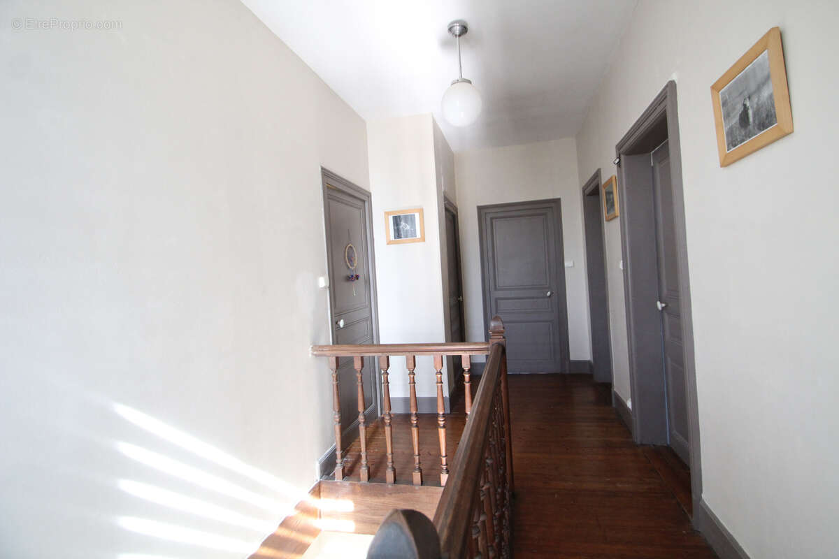 Maison de Bourg à Vendre 3 ou 4 chambres - photo 11