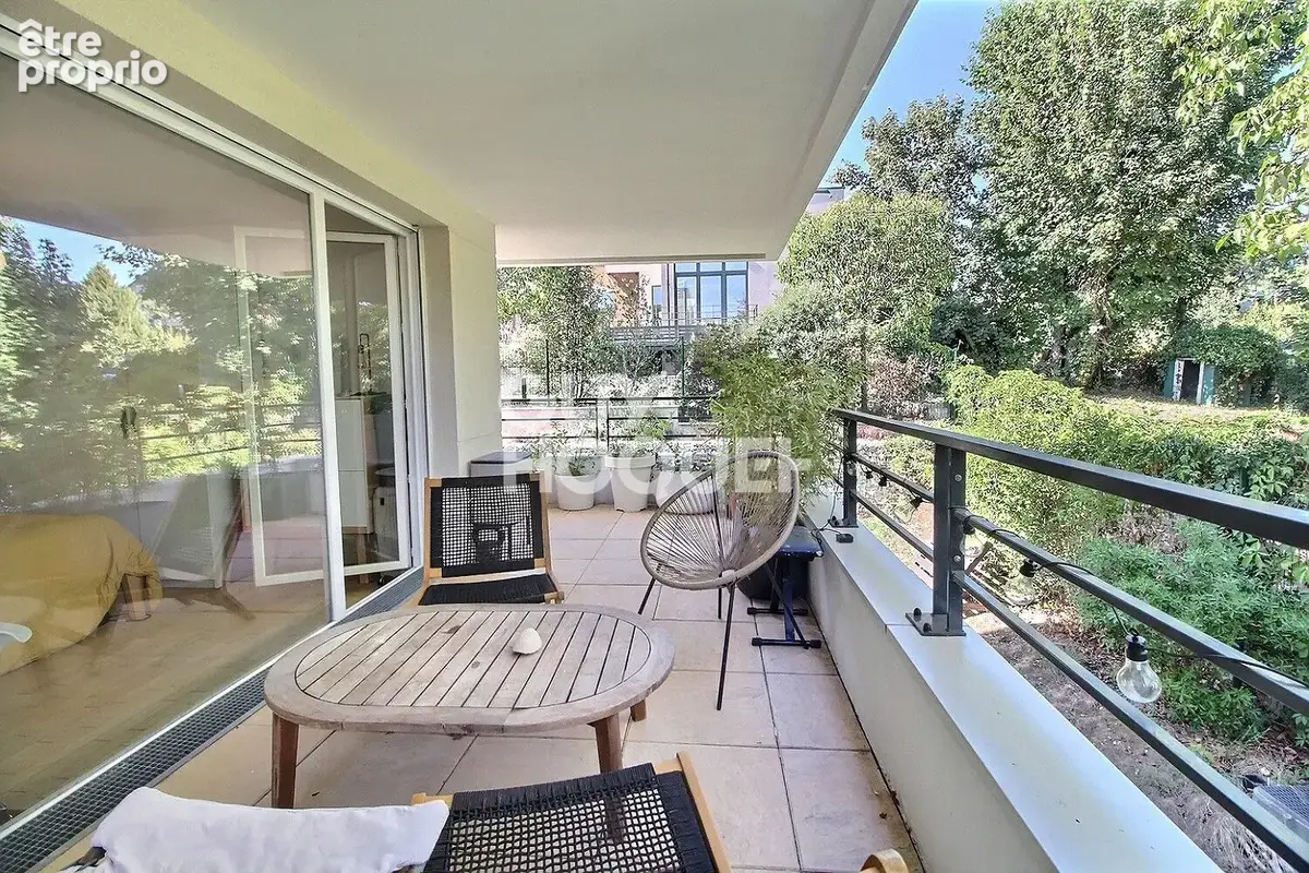 Chaville coeur de ville - elegant et lumineux appartement 4 pieces avec deux terrasses - photo 12