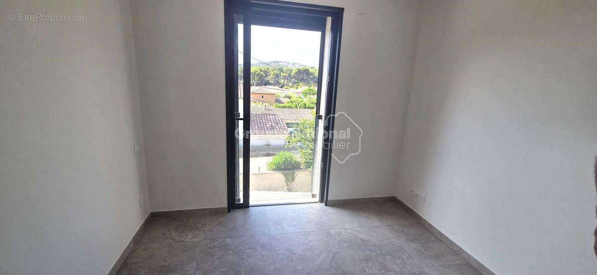 LE ROVE ! VILLA NEUVE de type 4 de 100 m² sur 426 m² de terrain avec terrasse et sous-sol de  50 m² - photo 8